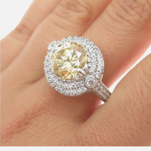 Judith Ripka Sterling Silver Cubic Zirconia Canary Yellow Ring..size 10.25